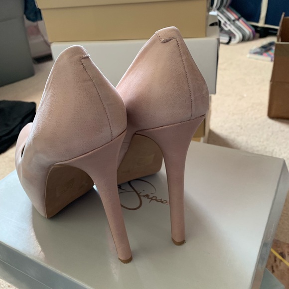 Beautiful pale pink Jessica Simpson pump - Picture 3 of 7